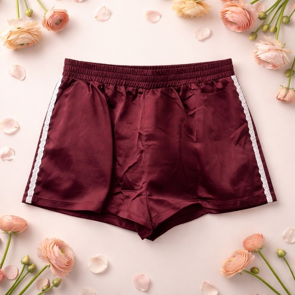 Le Lis Women’s Satin Athletic Shorts - Burgundy nwt - Picture 2 of 4